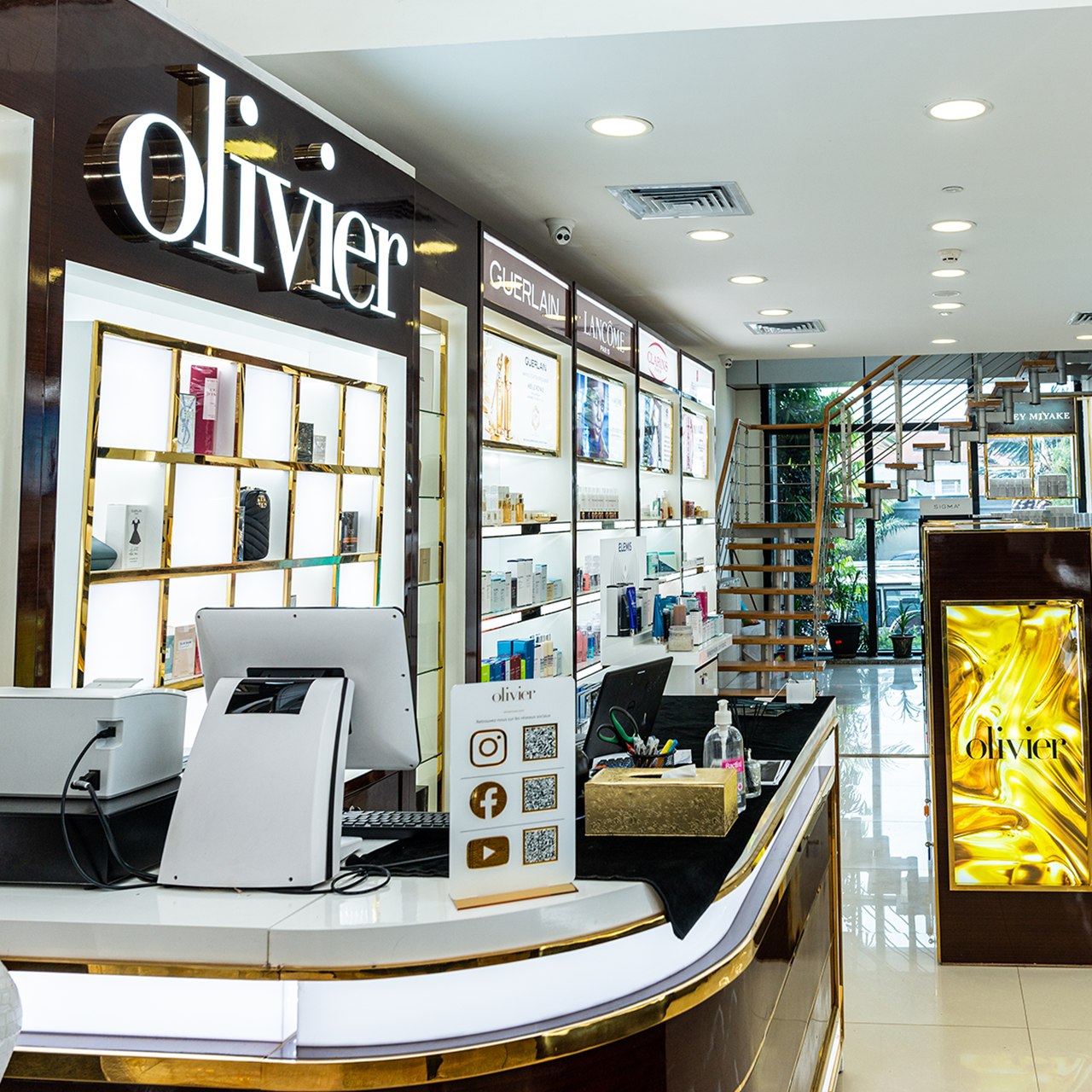 olivier-inside-store